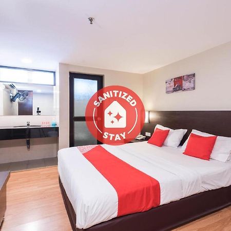 Oyo 89421 Pp Island Hotel Джорджтаун Экстерьер фото