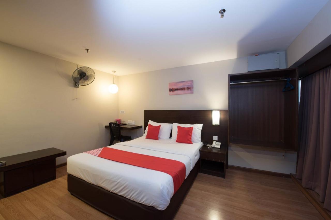 Oyo 89421 Pp Island Hotel Джорджтаун Экстерьер фото
