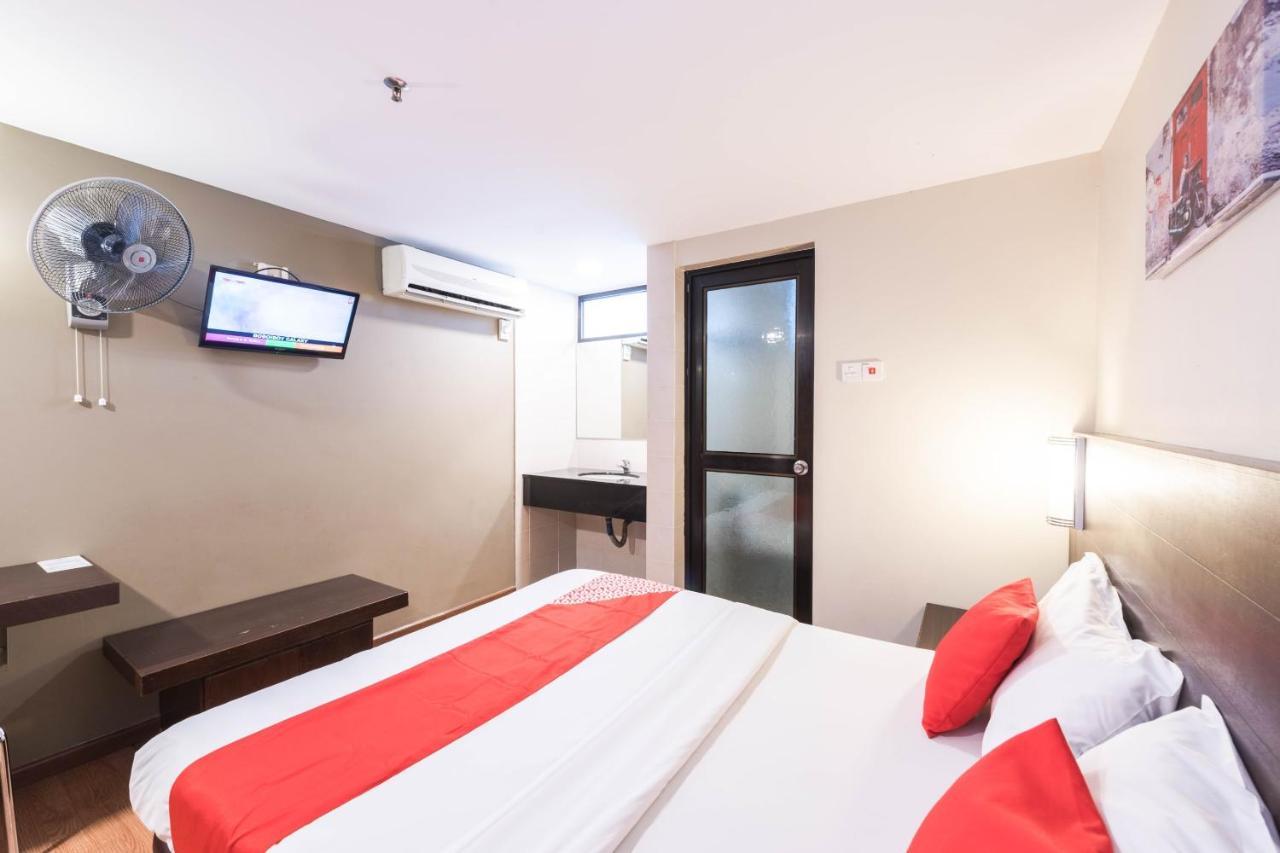 Oyo 89421 Pp Island Hotel Джорджтаун Экстерьер фото