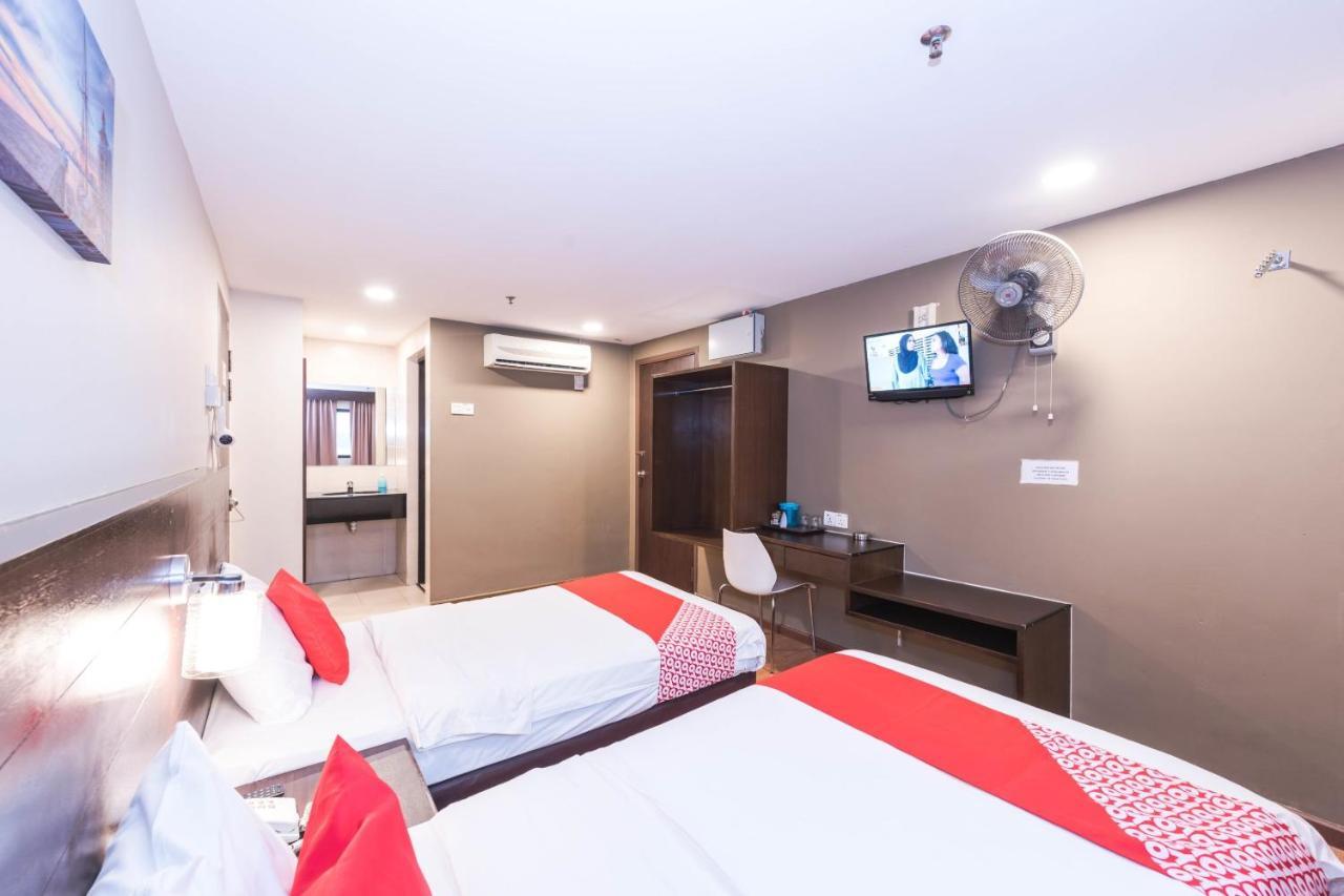 Oyo 89421 Pp Island Hotel Джорджтаун Экстерьер фото