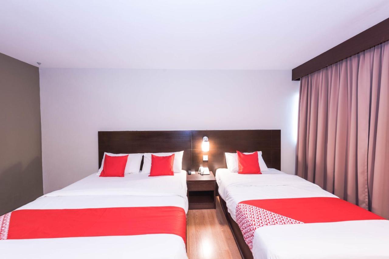 Oyo 89421 Pp Island Hotel Джорджтаун Экстерьер фото