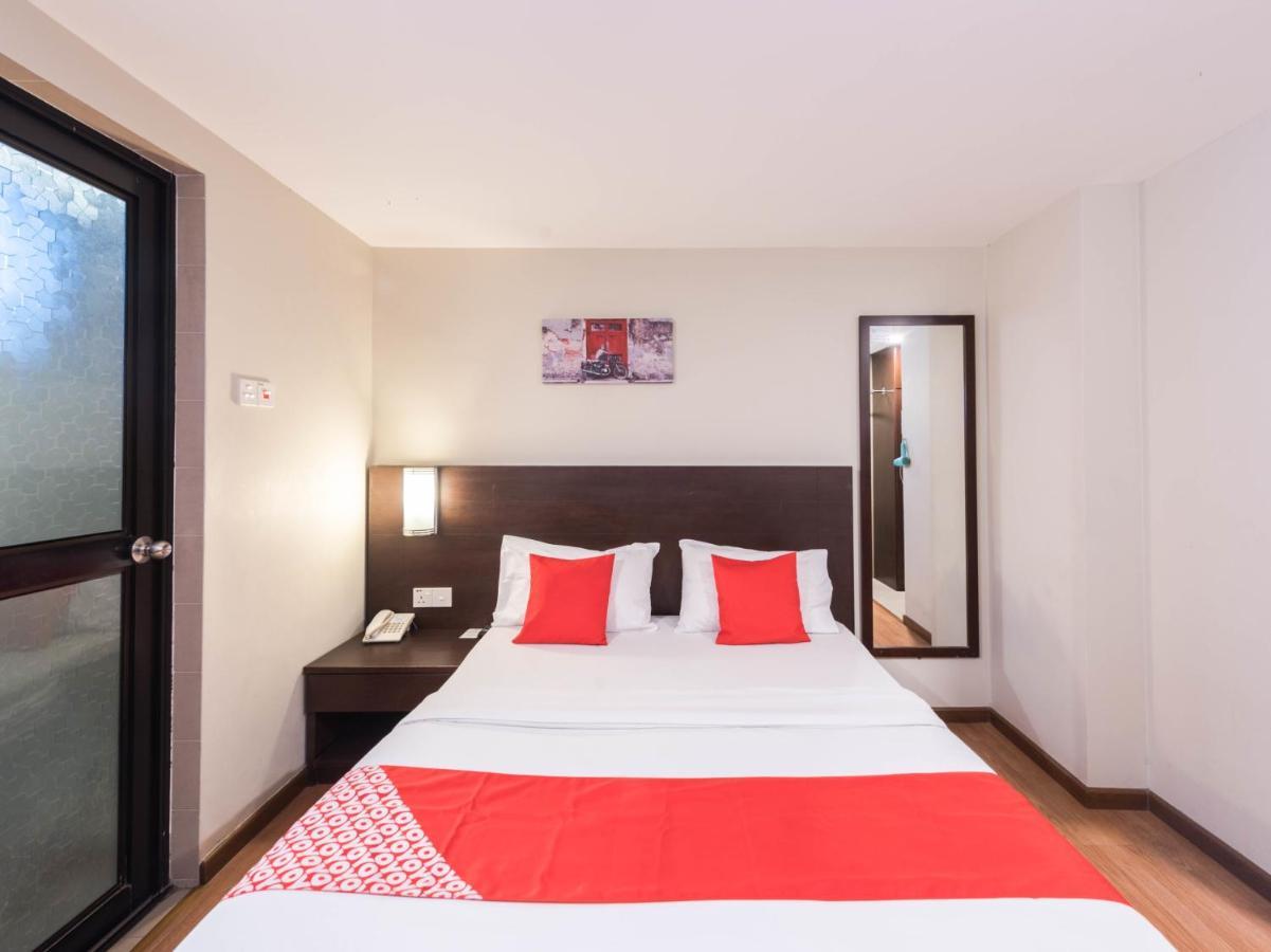 Oyo 89421 Pp Island Hotel Джорджтаун Экстерьер фото