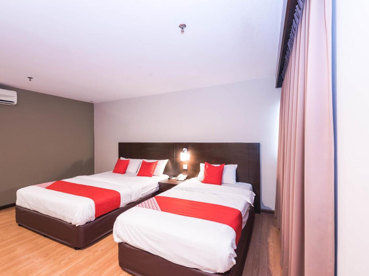 Oyo 89421 Pp Island Hotel Джорджтаун Экстерьер фото