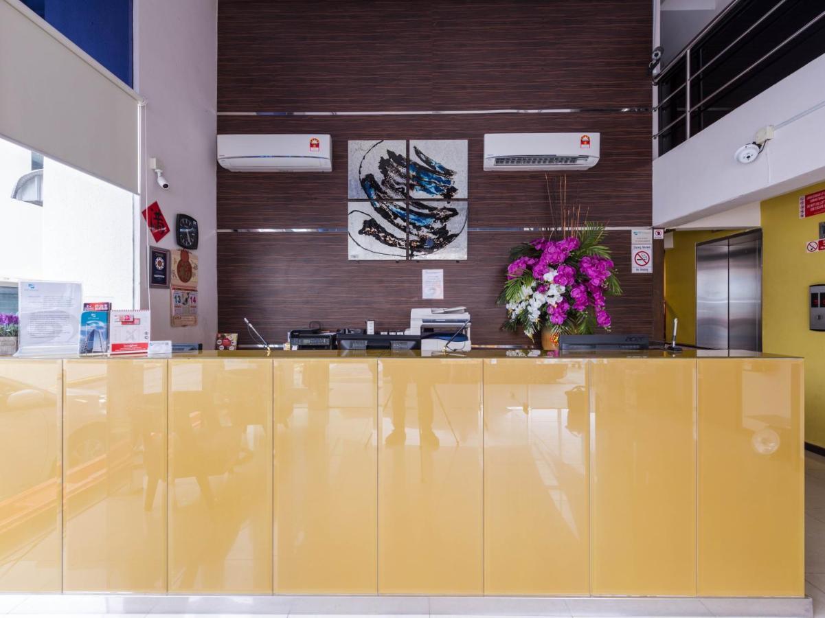Oyo 89421 Pp Island Hotel Джорджтаун Экстерьер фото