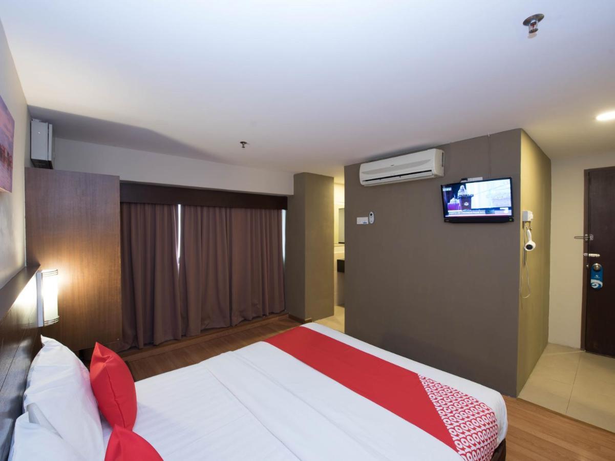 Oyo 89421 Pp Island Hotel Джорджтаун Экстерьер фото